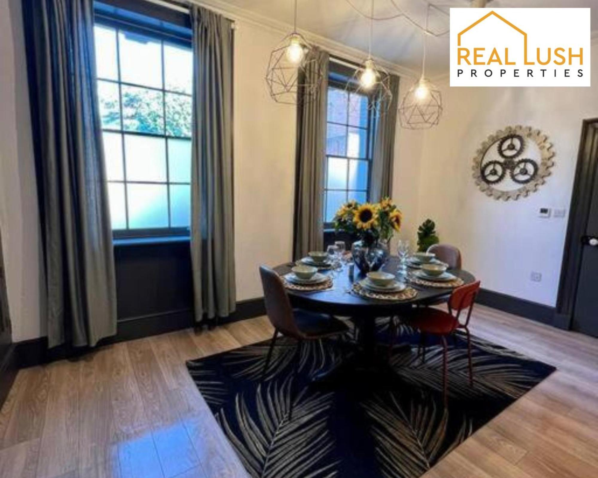 Real Lush Properties - Spacious Four-Bedroom House, Ideal For Families & Contractors , Burton מראה חיצוני תמונה